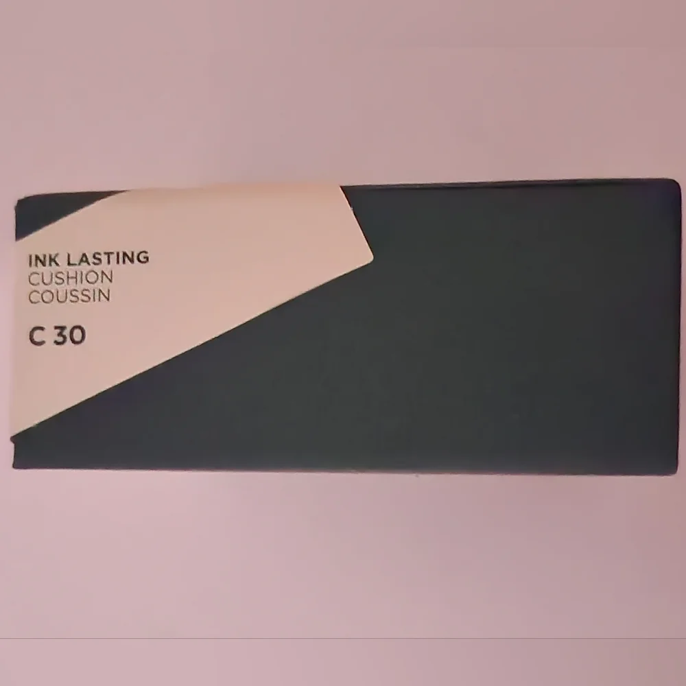 Avon C 30 Medium Ink Lasting Cushion Slim Fit